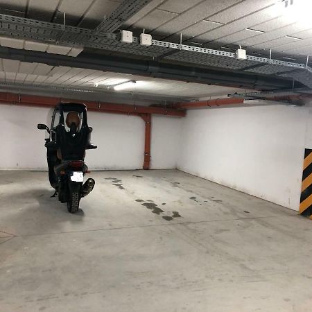 Klimatyzowany Apartament Roma Z Garazem Podziemnym Kielce Buitenkant foto