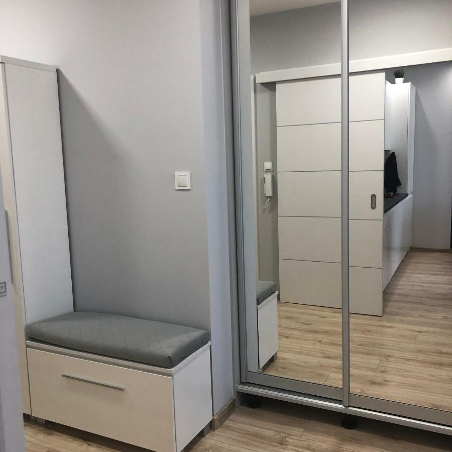Klimatyzowany Apartament Roma Z Garazem Podziemnym Kielce Buitenkant foto