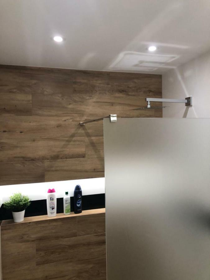 Klimatyzowany Apartament Roma Z Garazem Podziemnym Kielce Buitenkant foto