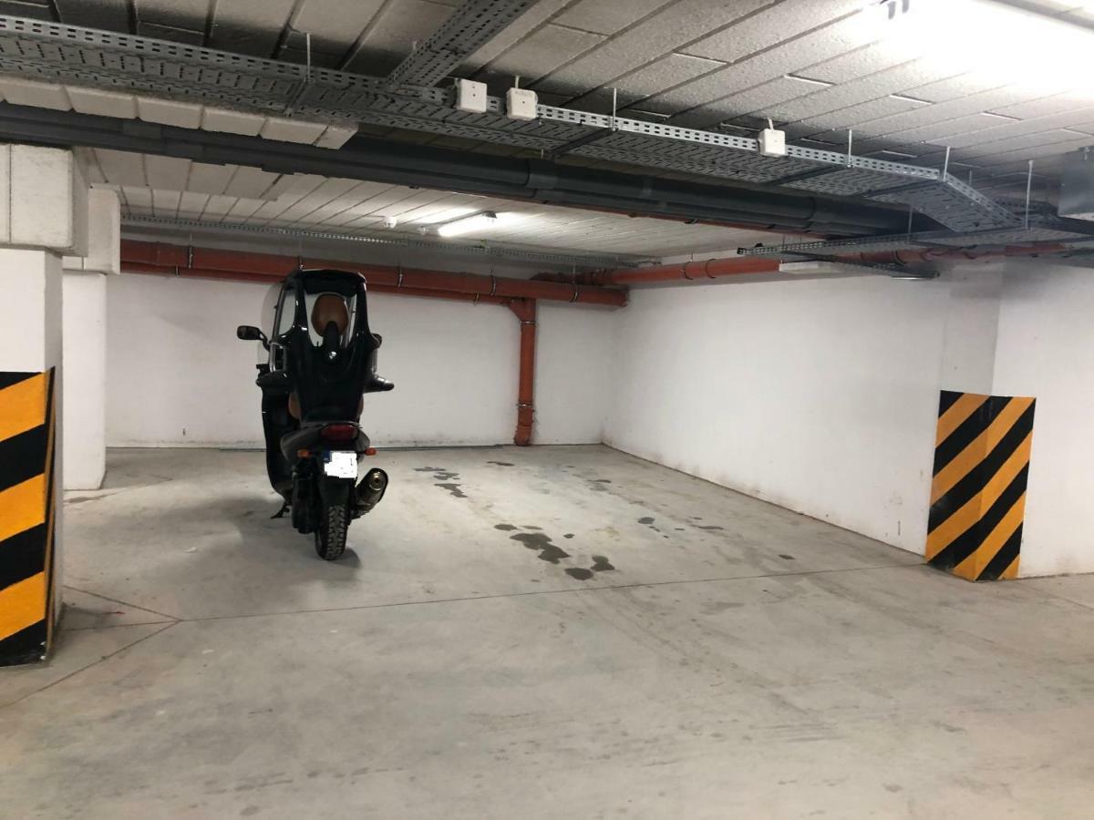 Klimatyzowany Apartament Roma Z Garazem Podziemnym Kielce Buitenkant foto