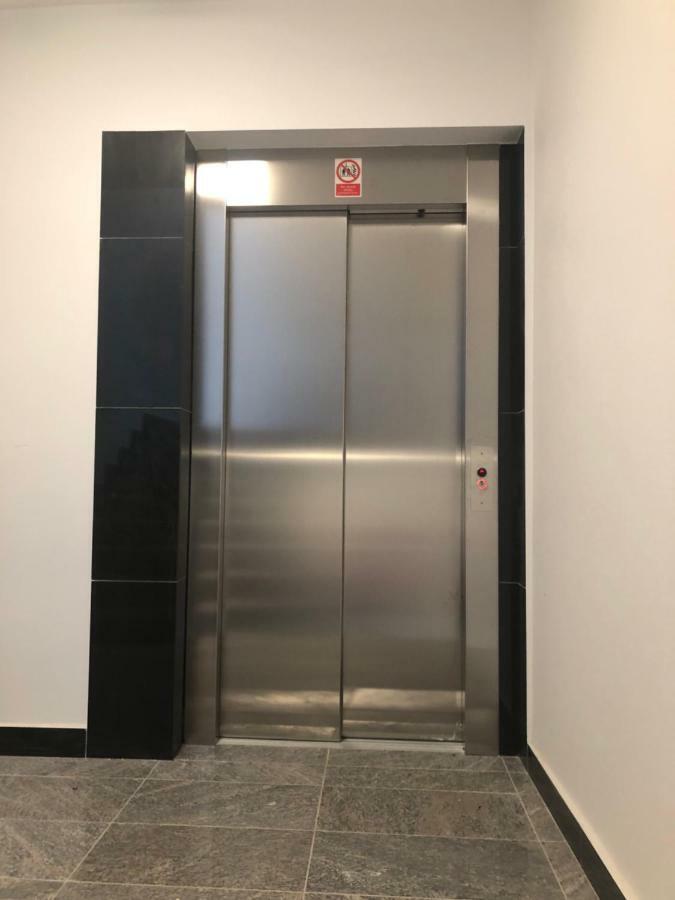 Klimatyzowany Apartament Roma Z Garazem Podziemnym Kielce Buitenkant foto