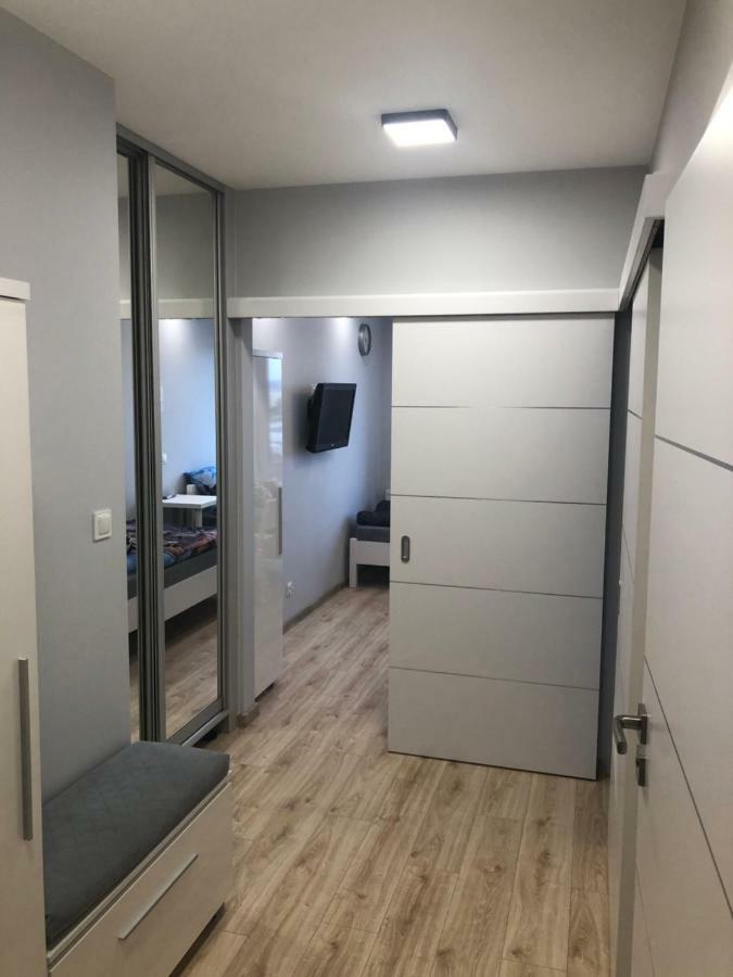 Klimatyzowany Apartament Roma Z Garazem Podziemnym Kielce Buitenkant foto
