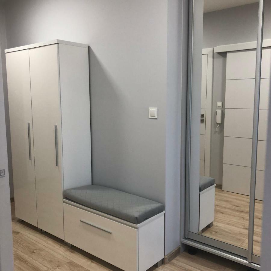 Klimatyzowany Apartament Roma Z Garazem Podziemnym Kielce Buitenkant foto