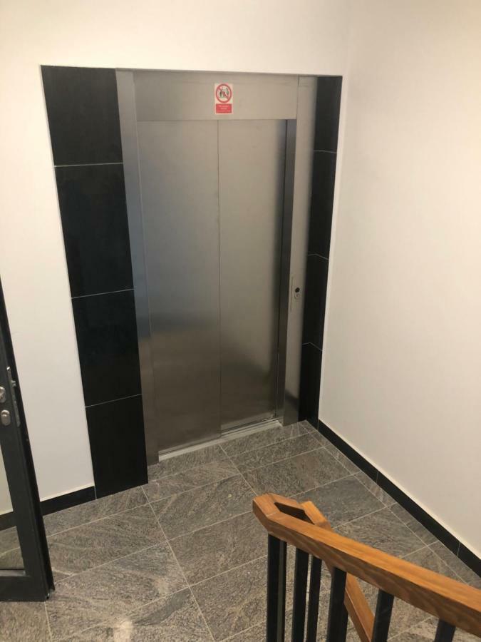 Klimatyzowany Apartament Roma Z Garazem Podziemnym Kielce Buitenkant foto